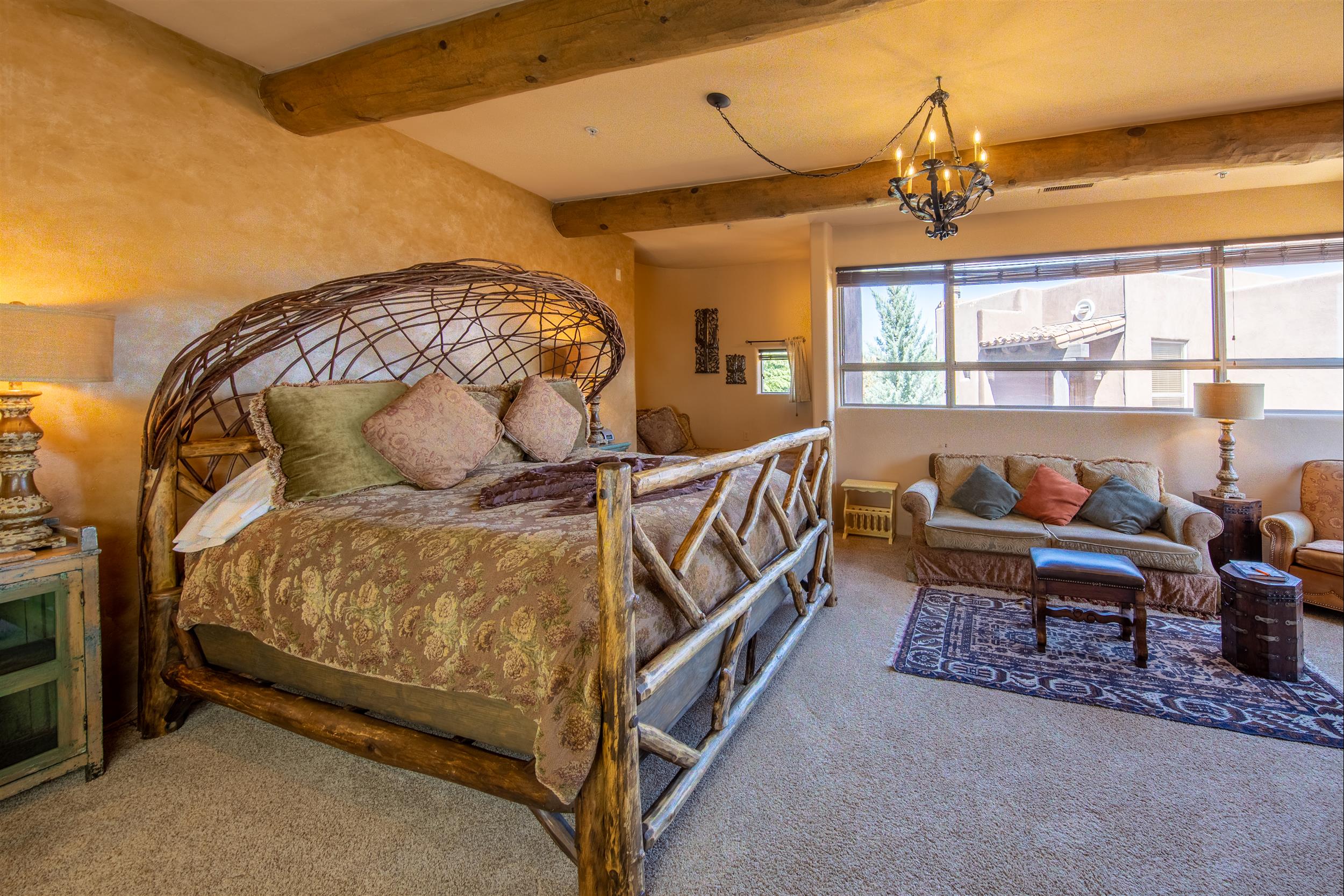 Adobe Grand Villas - Bedroom in Cactus Flower